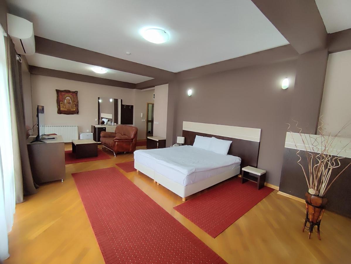 סקופיה Premier Hotel מראה חיצוני תמונה