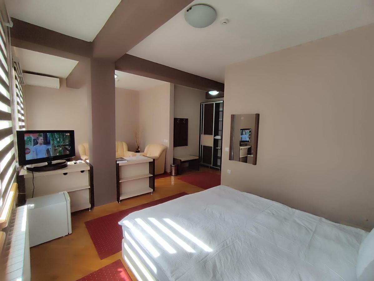 סקופיה Premier Hotel מראה חיצוני תמונה
